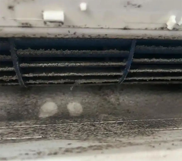 乐昌空调吹的风有股烧焦味是怎么回事